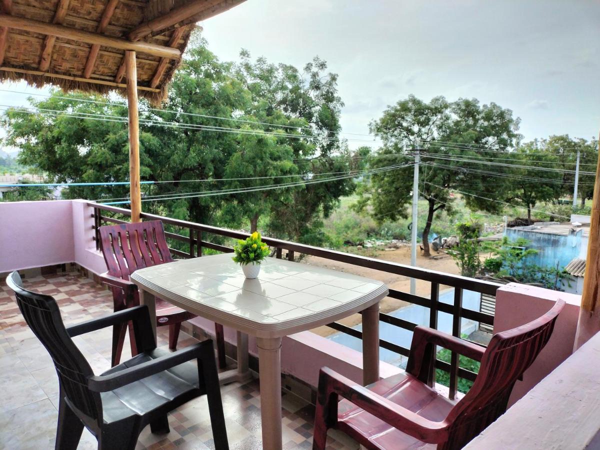 Prajwal Home Stay Хампі Екстер'єр фото