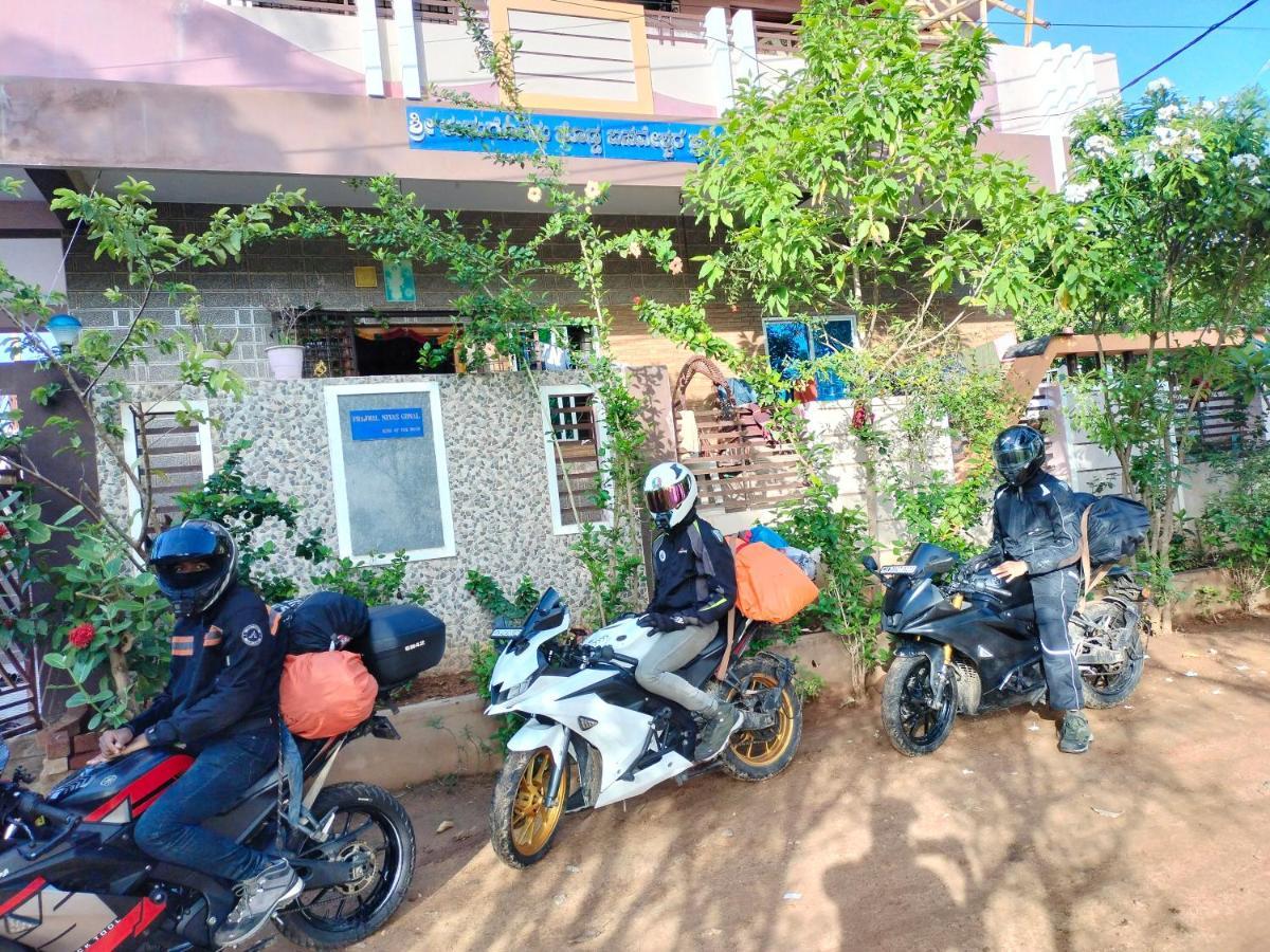 Prajwal Home Stay Хампі Екстер'єр фото