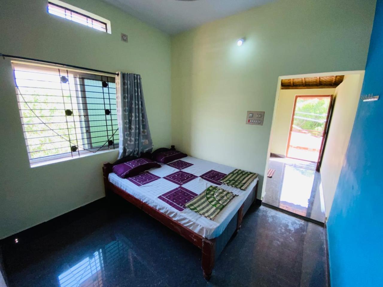 Prajwal Home Stay Хампі Номер фото